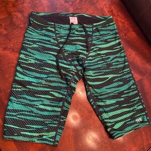 TYR mens jammer swim suit size 34 EUC green and black